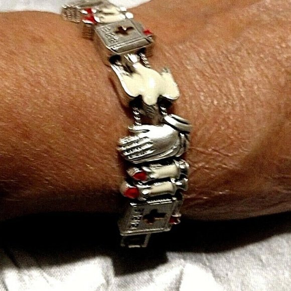 Religious Slide Bracelet Holy Bible/White Doves/Praying Hands VTG 1980's - Picture 2 of 8
